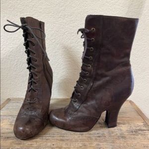 Boutique leather brown lace up heel booties witchy 9.5